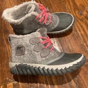 Sorel Out N About Boots 13 Girl